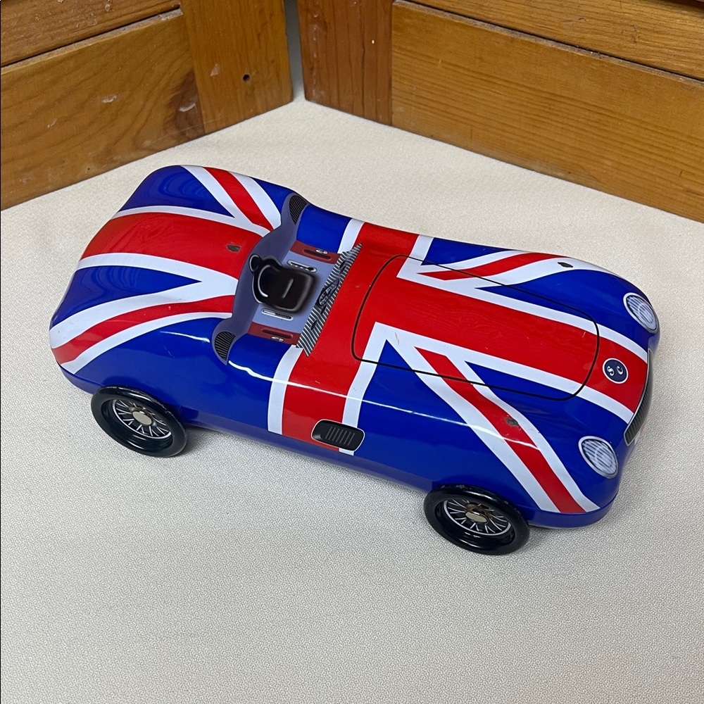 Union Jack Themed Tin Car